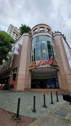 Burlington Square (D7), Retail #486255401